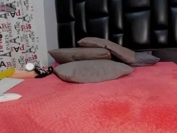 Criistal-castro  live sex cam