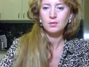ErnaBernice  live sex cam