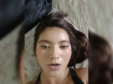 LaraJohnson  live sex cam