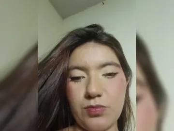 LaraJohnson  live sex cam