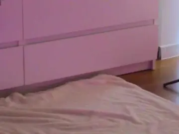 LauraDelight  live sex cam