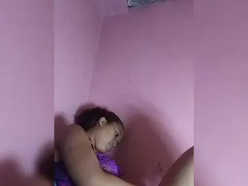 Vaninah  live sex cam