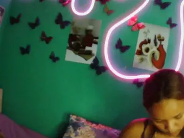 Vaninah  live sex cam