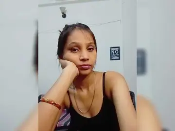 Yashika  live sex cam