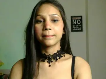 Yashika  live sex cam
