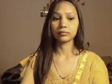 Yashika  live sex cam