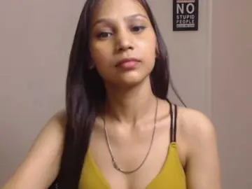 Yashika  live sex cam