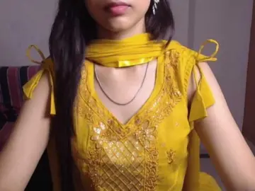 Yashika  live sex cam