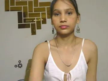 Yashika  live sex cam
