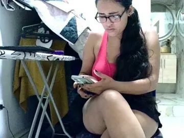 Aisha5  live sex cam