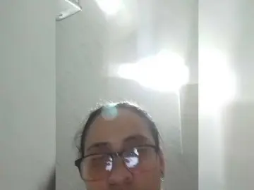 Aisha5  live sex cam