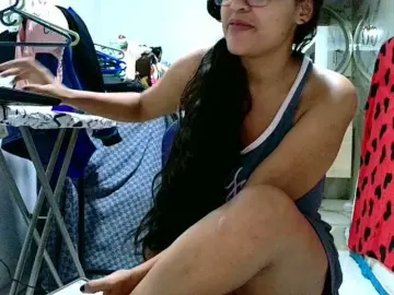 Aisha5  live sex cam