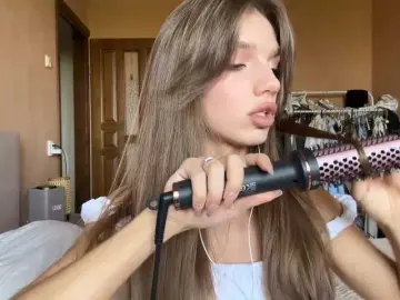 BlondellFriot  live sex cam