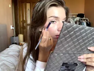 BlondellFriot  live sex cam