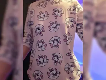 Fox-sexi  live sex cam