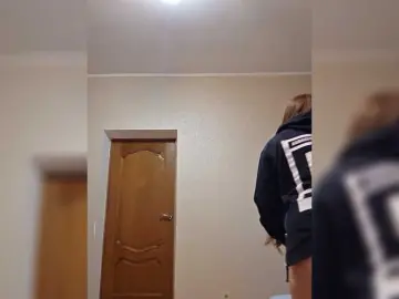 Fox-sexi  live sex cam