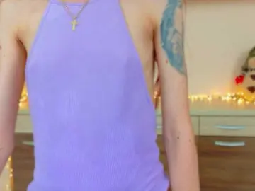 Julia-Jae  live sex cam