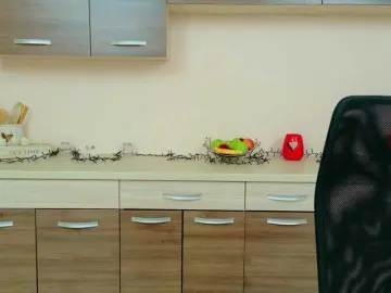 Julia-Jae  live sex cam