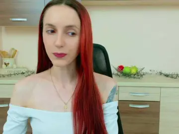 Julia-Jae  live sex cam