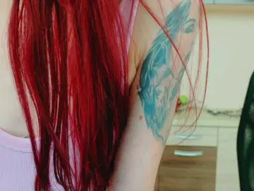 Julia-Jae  live sex cam