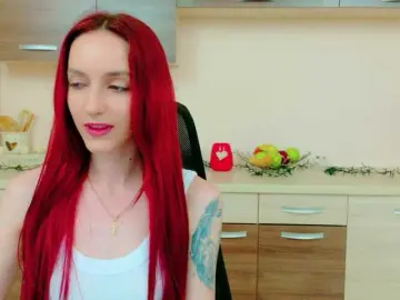 Julia-Jae  live sex cam