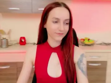 Julia-Jae  live sex cam