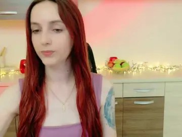 Julia-Jae  live sex cam