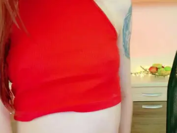 Julia-Jae  live sex cam