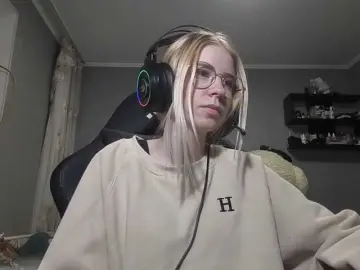 RomonaDoggette  live sex cam