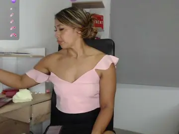 BriannaLorens  live sex cam