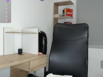 BriannaLorens  live sex cam