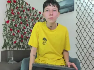 LiamBrown09  live sex cam