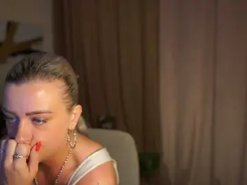 TeakyNiny  live sex cam