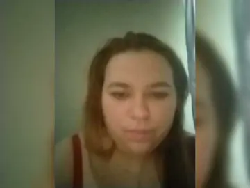 Faith-Erika  live sex cam