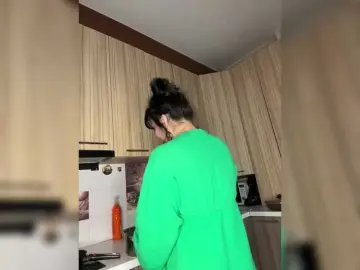 Lyuzaa  live sex cam