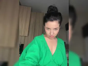 Lyuzaa  live sex cam