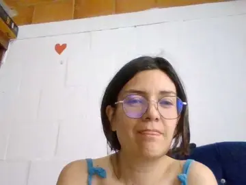 Princessbella93  live sex cam