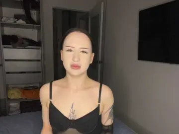 KiraKont  live sex cam