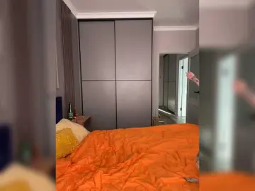 KiraKont  live sex cam