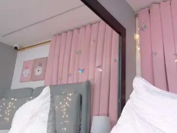 ZaharaFox2  live sex cam