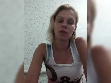 JulieSilver  live sex cam