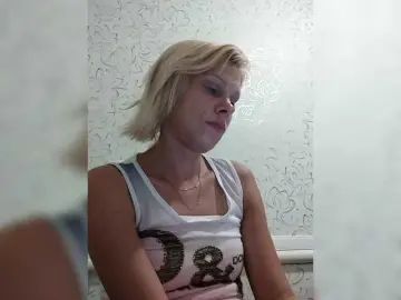 JulieSilver  live sex cam