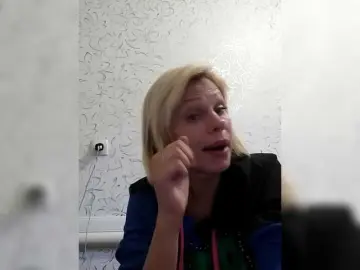 JulieSilver  live sex cam