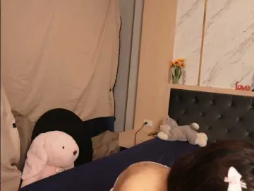 ThaiMasseuse18  live sex cam