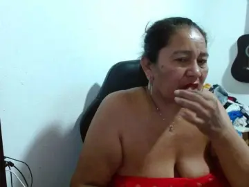 Katiamature  live sex cam