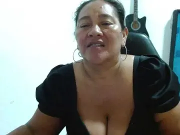 Katiamature  live sex cam