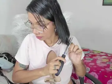 Sweet-roses  live sex cam
