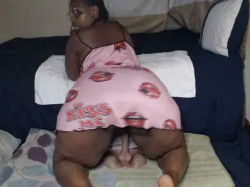 Prettybkack25  live sex cam