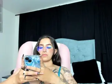 Karolina-evans  live sex cam