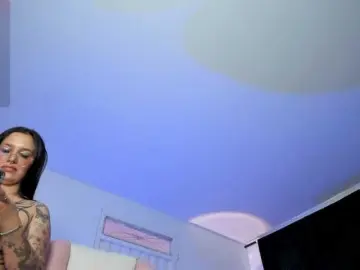 Karolina-evans  live sex cam